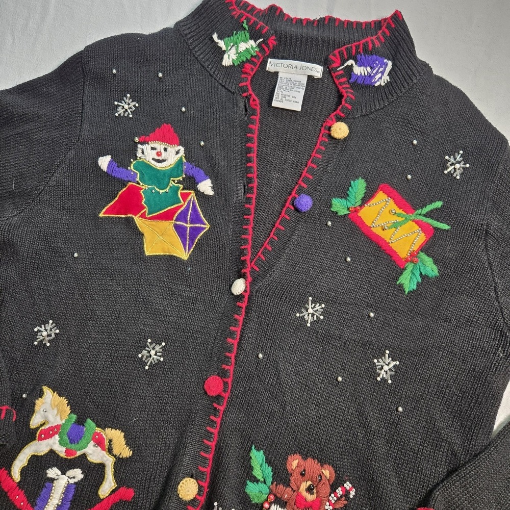 Vintage Victoria Jones Christmas Sweater Women's Size‎ Medium Beaded Embroidered